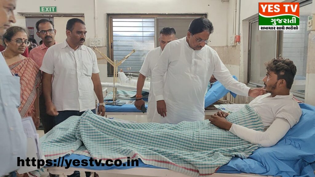 વડોદરા ખાતે ગંભીરા બ્રિજ દુર્ઘટનાના ઇજાગ્રસ્તોની મુલાકાતે આરોગ્ય મંત્રીશ્રી ઋષિકેશ પટેલ